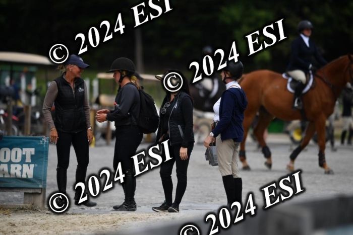 888655CAH_3453