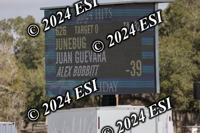 2120H8A9527
