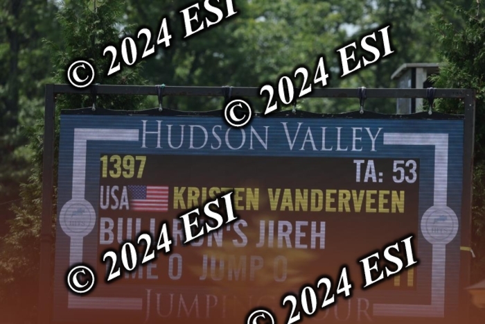 722DI7_1244