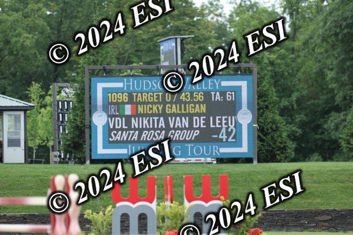 725DI7_5258
