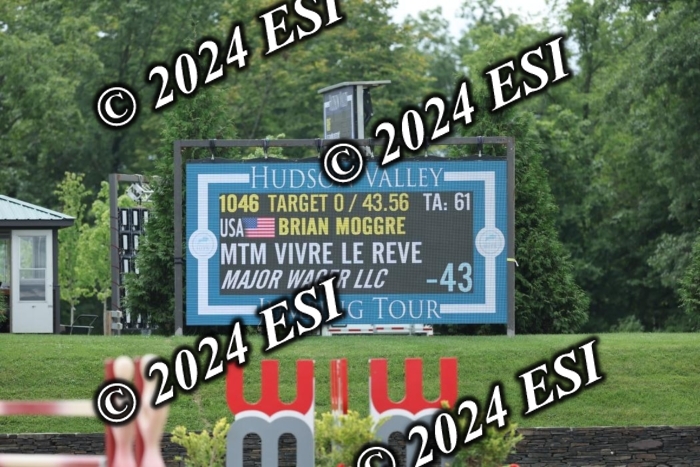 725DI7_5318